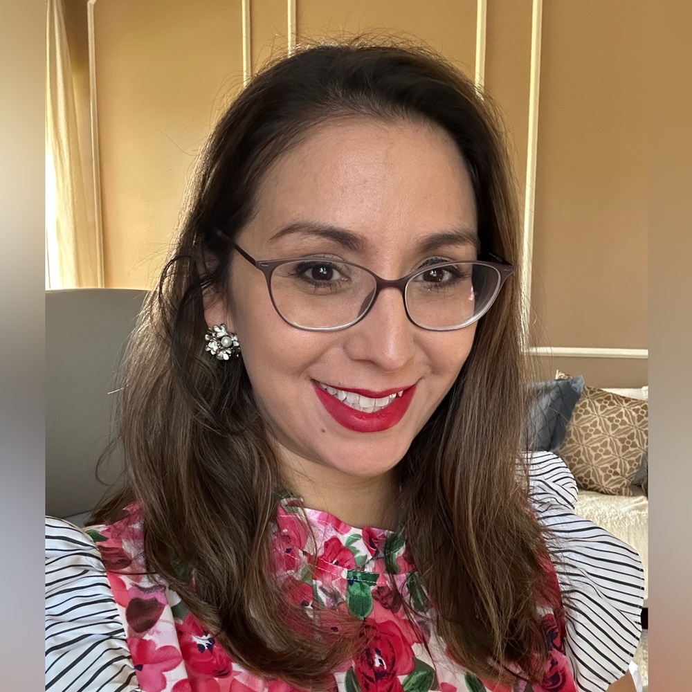 Meet your Posher, Desiree